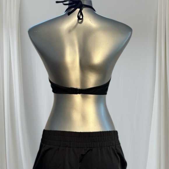 FREE ✅Women’s  Black halter top - Picture 4 of 13